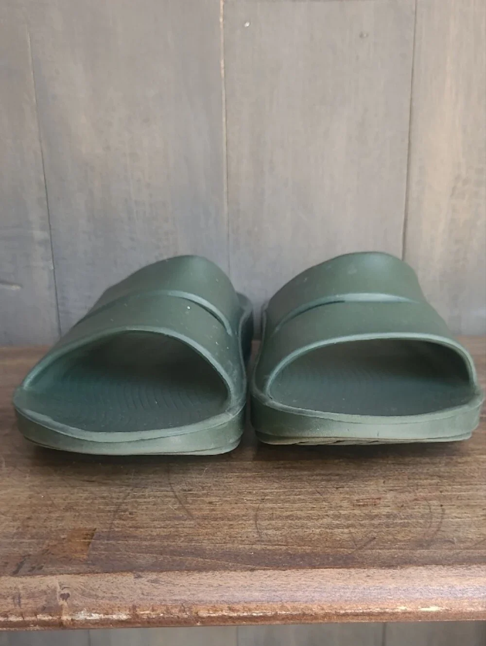 OOFOS Ooahh Sport Recovery Sandal Unisex Men sz 8 Women sz 10 Olive Green Slide